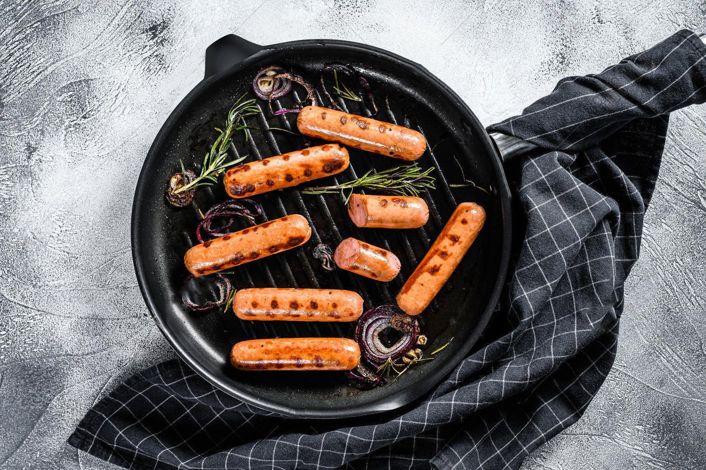 Cast Iron Pre-Seasoned Round Skillet/Grill Pan with Wooden Handle 24cm - Image 4