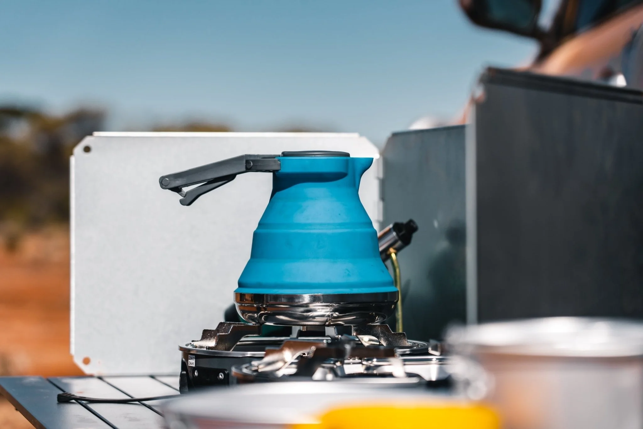 Collapsible 1.5 Litre Travel Kettle - Image 4