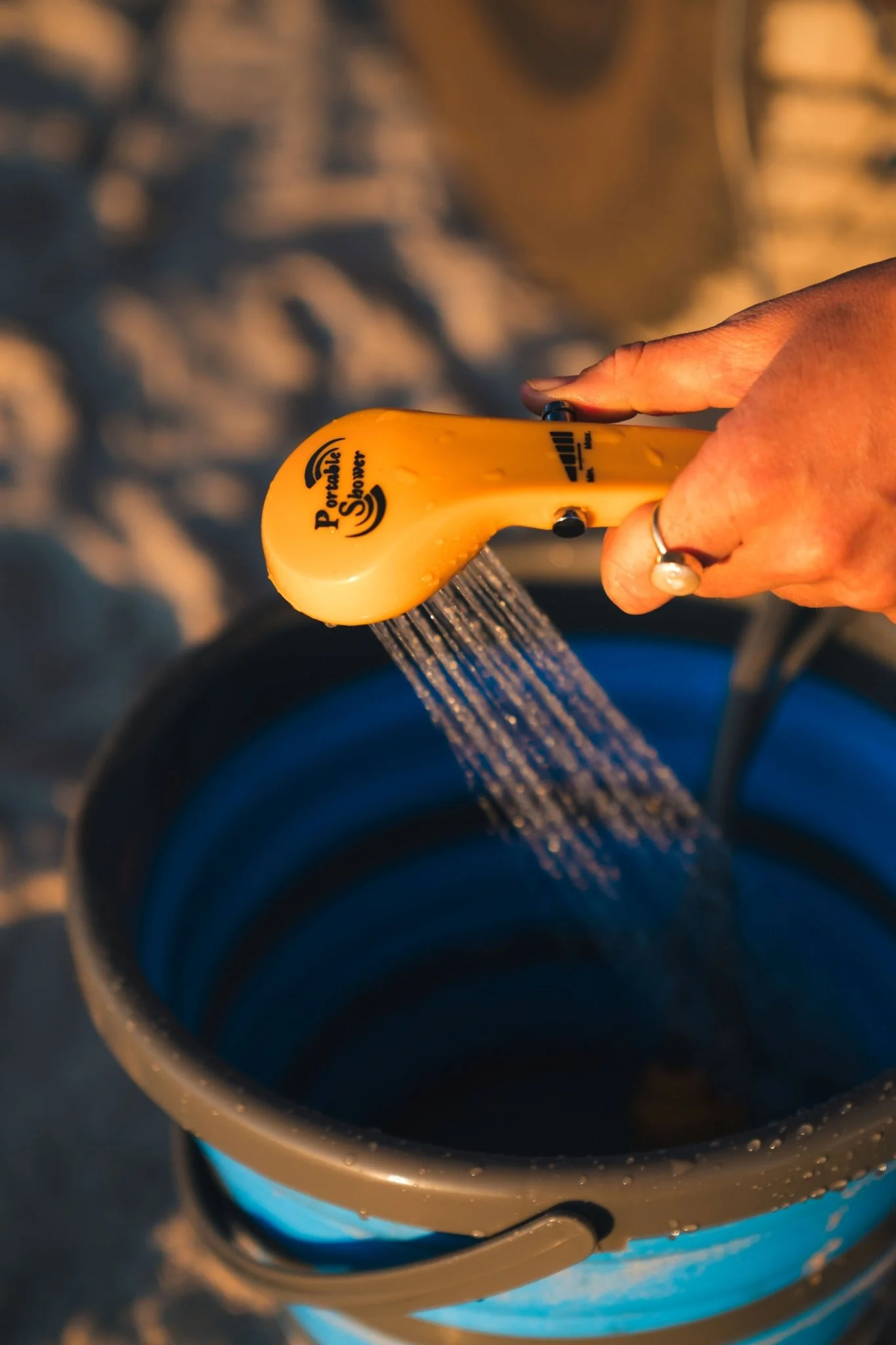Collapsible 10 Litre Bucket with Handle 35x32x5.5cm - Image 4