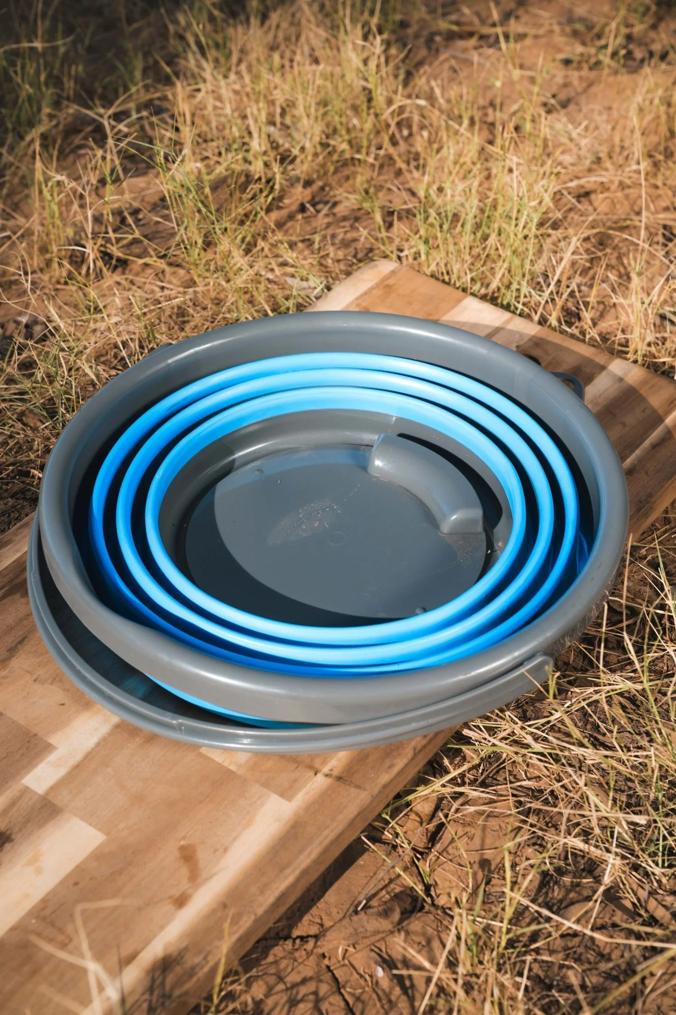 Collapsible 10 Litre Bucket with Handle 35x32x5.5cm - Image 6