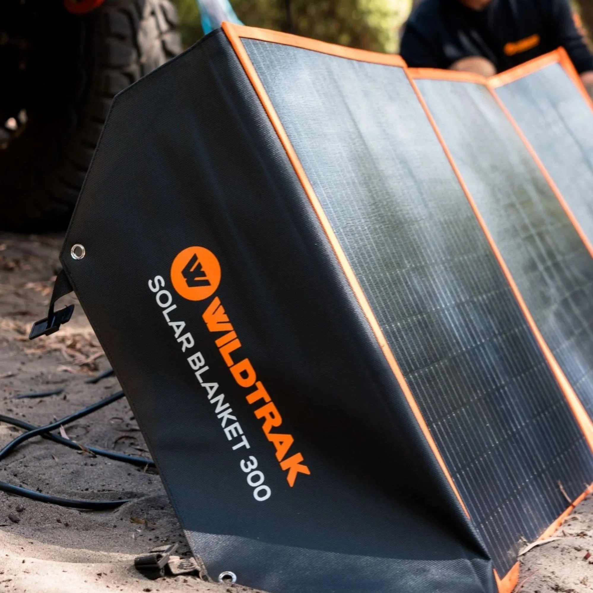 Wildtrak 160W Folding Solar Blanket A-Grade with ETFE Coating, Built in Stand, & Carry Bag - Image 5