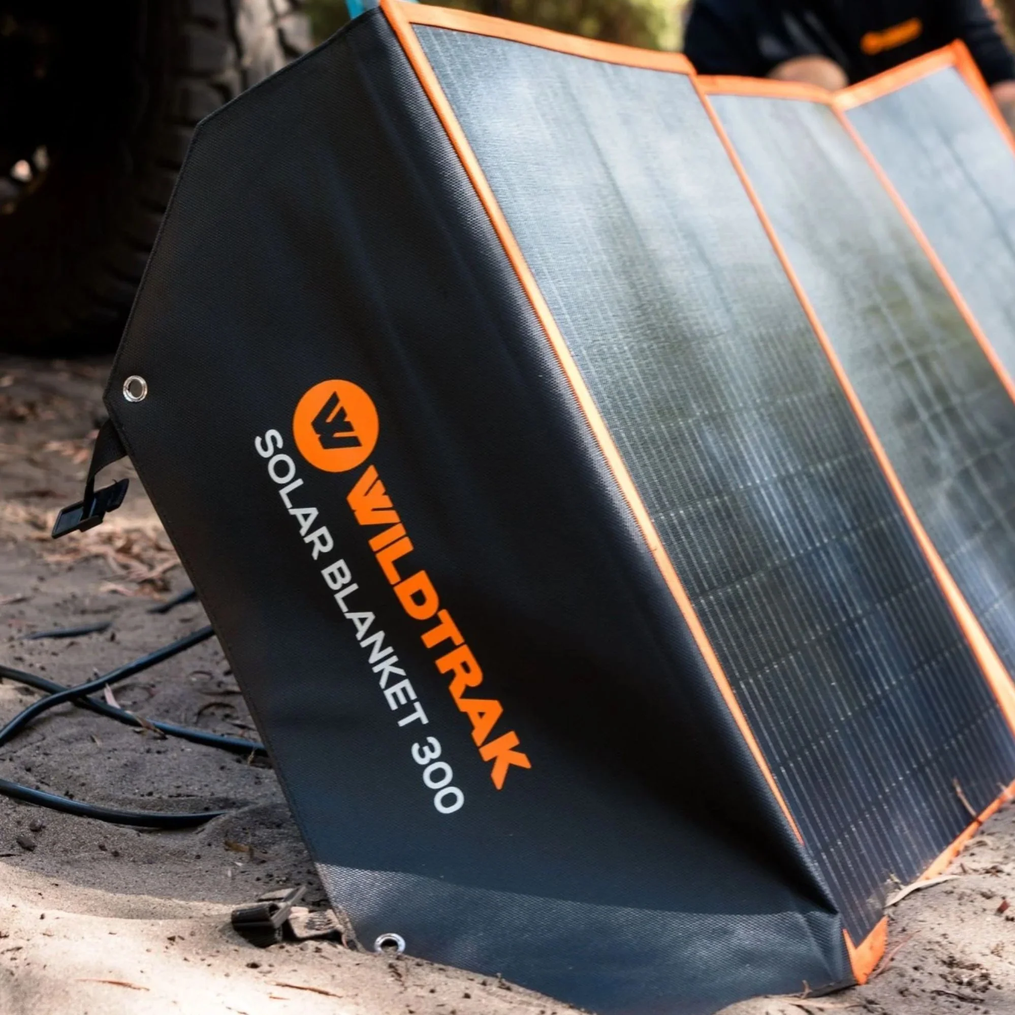 Wildtrak 240W Folding Solar Blanket A-Grade with ETFE Coating, Built in Stand, & Carry Bag - Image 3