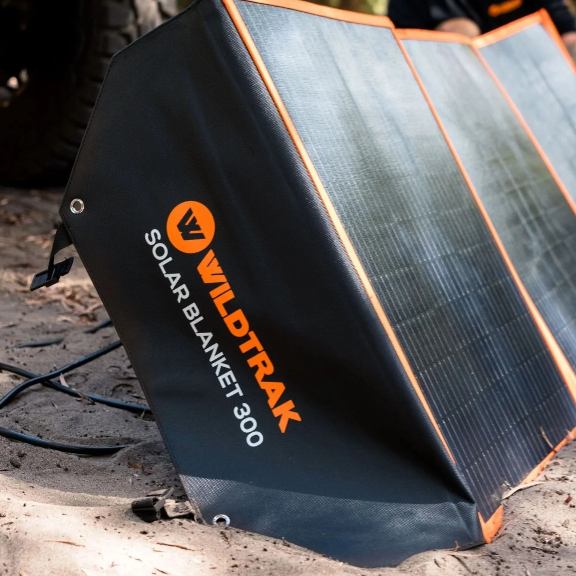 Wildtrak 300W Folding Solar Blanket A-Grade with ETFE Coating, Built in Stand, & Carry Bag - Image 3