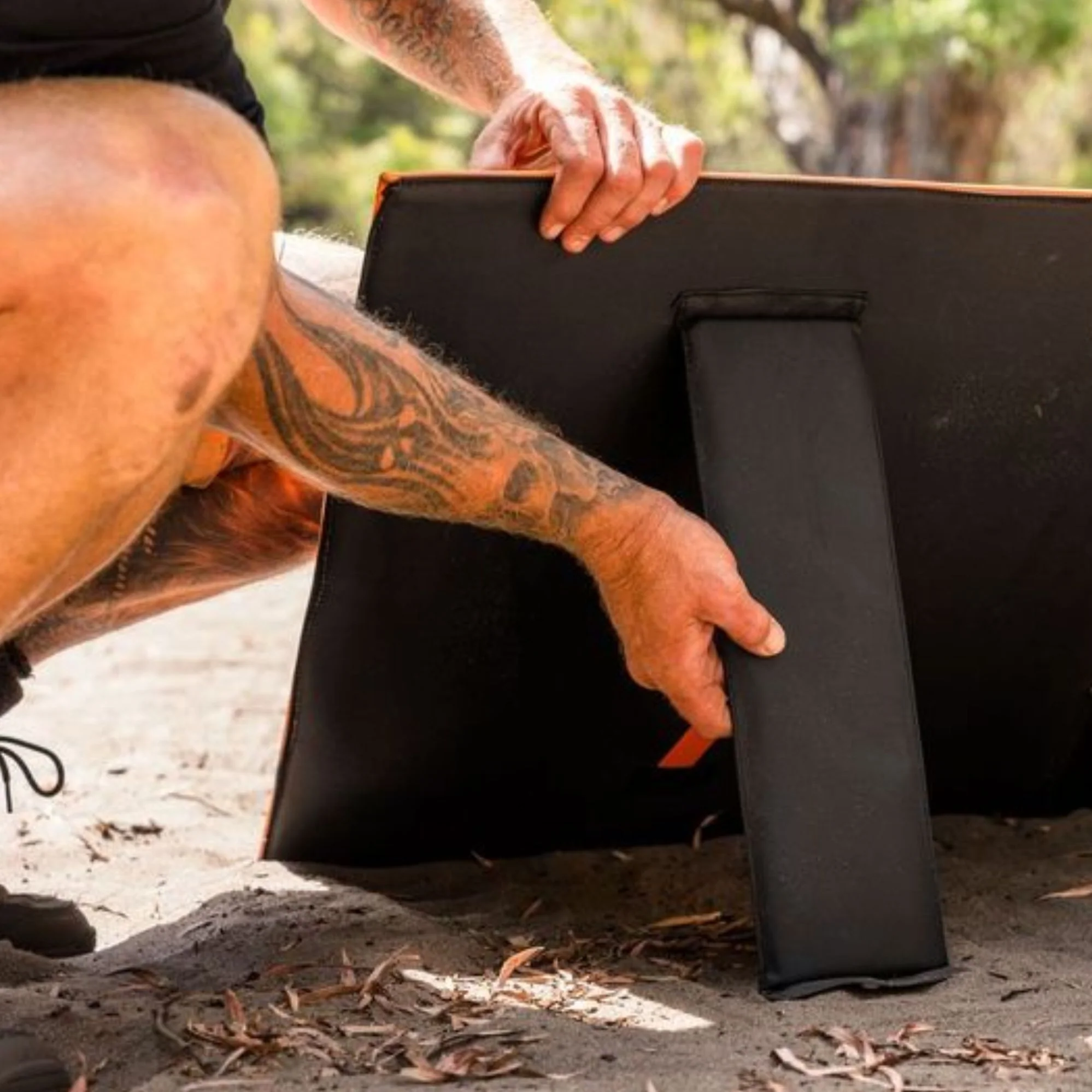 Wildtrak 300W Folding Solar Blanket A-Grade with ETFE Coating, Built in Stand, & Carry Bag - Image 7