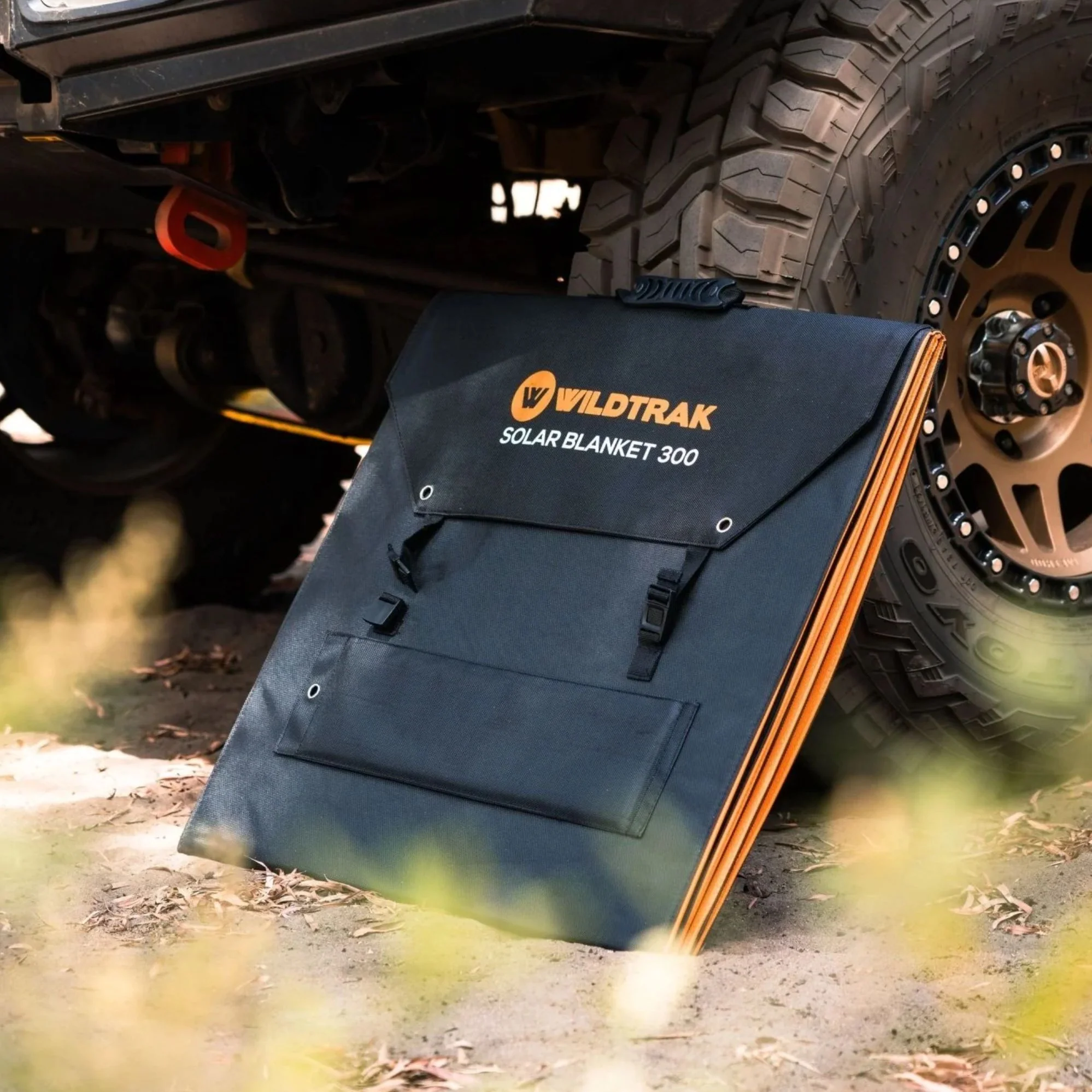 Wildtrak 300W Folding Solar Blanket A-Grade with ETFE Coating, Built in Stand, & Carry Bag - Image 8