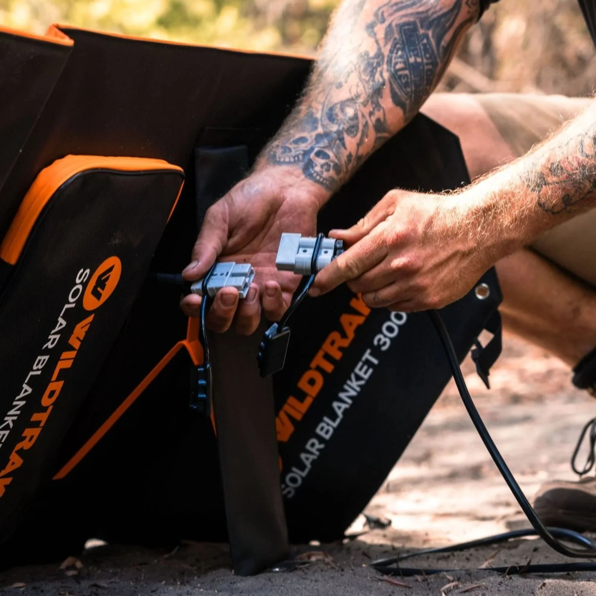 Wildtrak 300W Folding Solar Blanket A-Grade with ETFE Coating, Built in Stand, & Carry Bag - Image 9