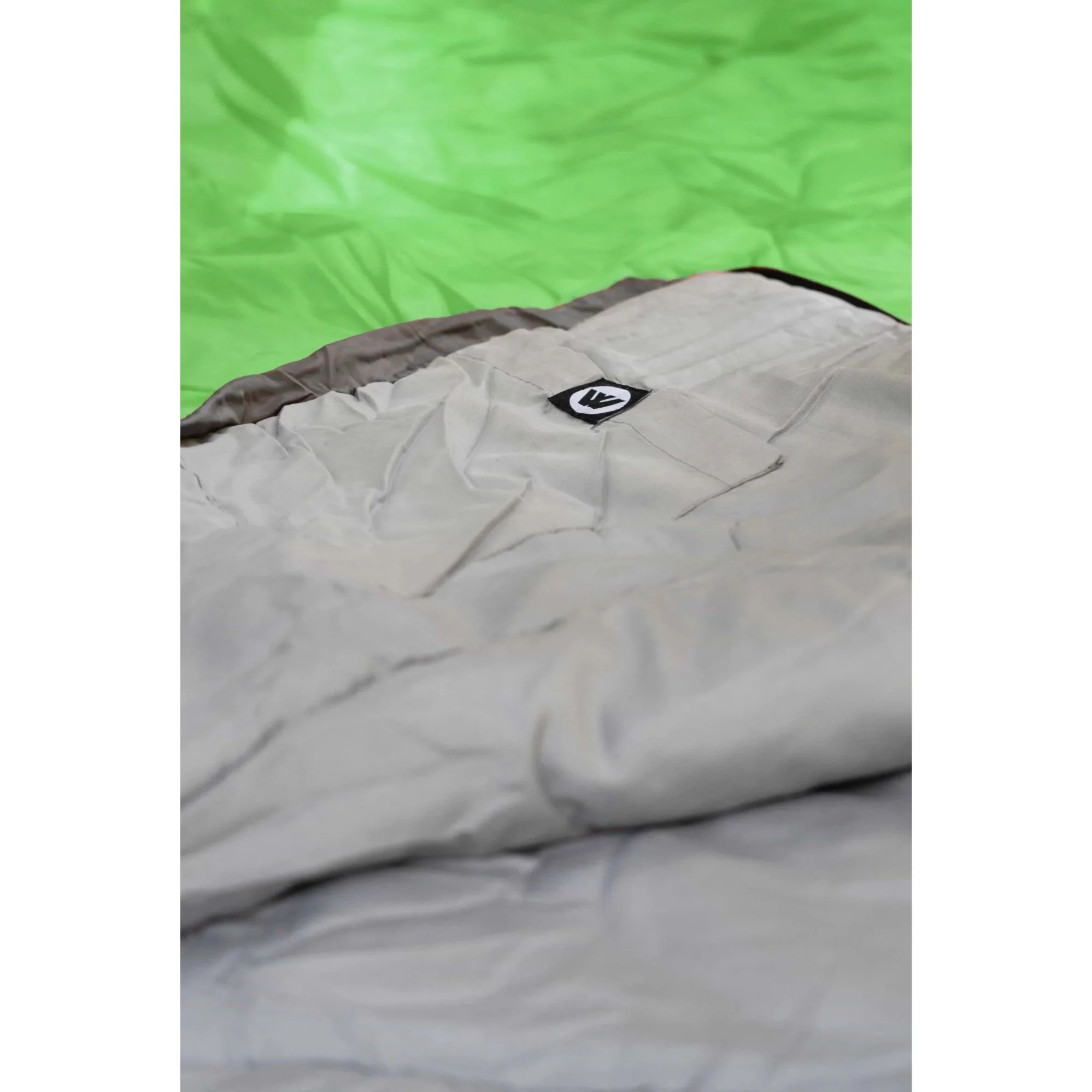 Gibb Sleeping Bag, 10-15°C, Breathable Lining, Auto Locking Zip, Sewn-through Construction, Sewn in Pocket, Hanging Loop (70 x 180cm) - Image 3