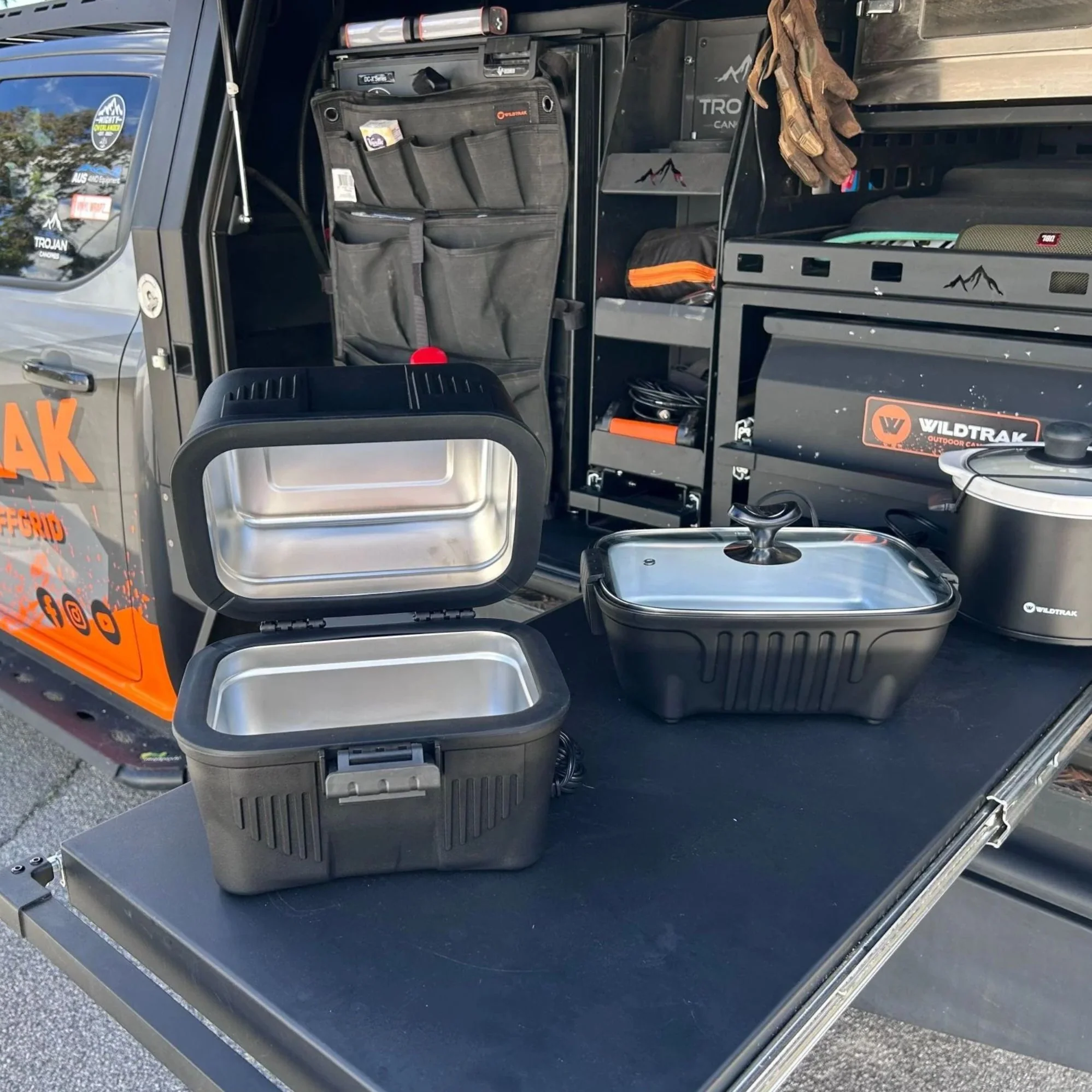 Wildtrak Offroad Portable 12V Roaster Stove 1.9L Electric Cooker - Image 6