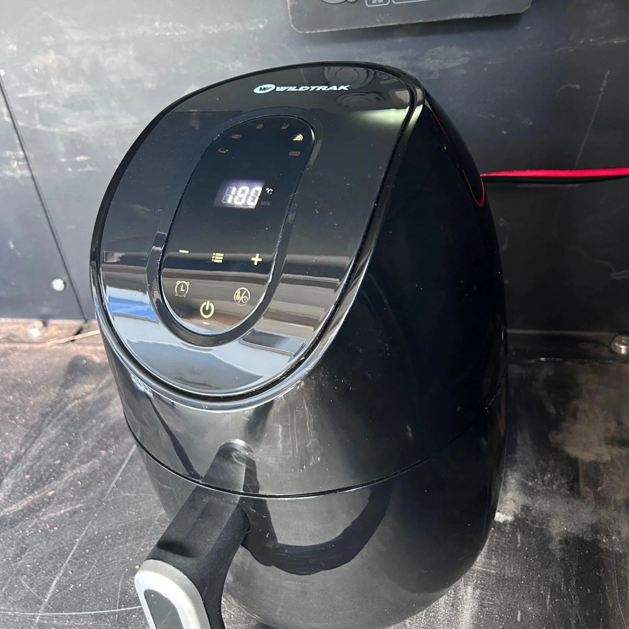 Wildtrak Offroad 12V Digiral Air Fryer 3L with 6 Preset Programs & Anderson Plug - Image 3