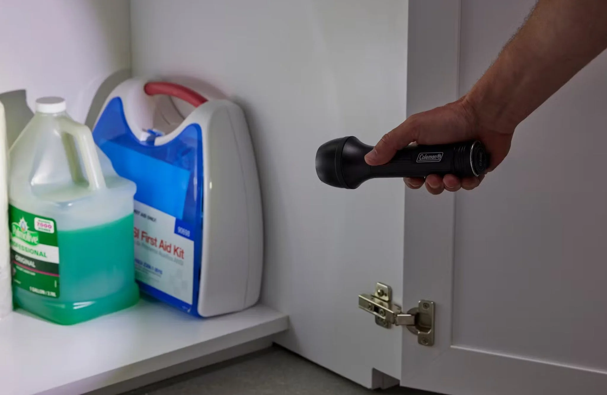 Classic 1500L LED Flashlight, Rechargeable, Lightweight, Durable, Water Resistant - Image 6